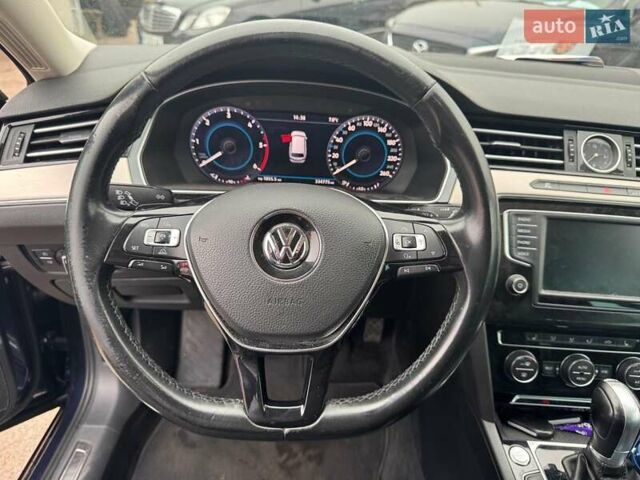 Синий Фольксваген Пассат, объемом двигателя 2 л и пробегом 332 тыс. км за 15990 $, фото 21 на Automoto.ua