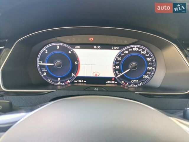 Синий Фольксваген Пассат, объемом двигателя 1.97 л и пробегом 227 тыс. км за 18999 $, фото 100 на Automoto.ua