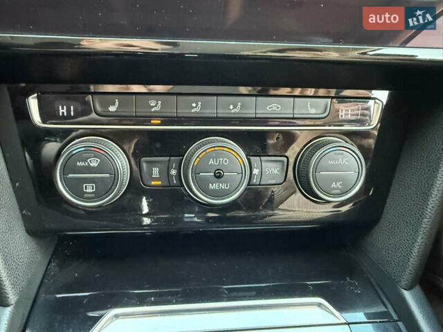 Синий Фольксваген Пассат, объемом двигателя 2 л и пробегом 255 тыс. км за 16400 $, фото 51 на Automoto.ua