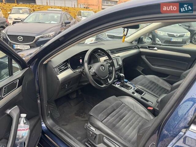 Синий Фольксваген Пассат, объемом двигателя 2 л и пробегом 332 тыс. км за 15990 $, фото 8 на Automoto.ua