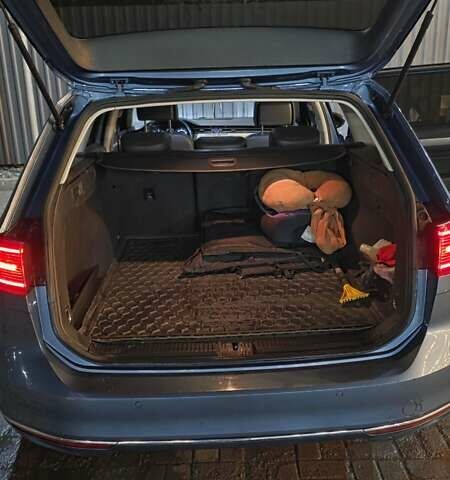 Синий Фольксваген Пассат, объемом двигателя 1.97 л и пробегом 300 тыс. км за 18500 $, фото 6 на Automoto.ua