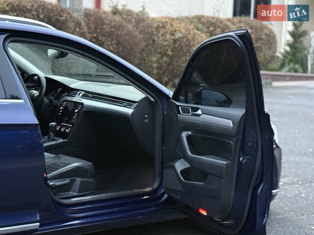 Синій Фольксваген Пассат, об'ємом двигуна 2 л та пробігом 294 тис. км за 15200 $, фото 35 на Automoto.ua