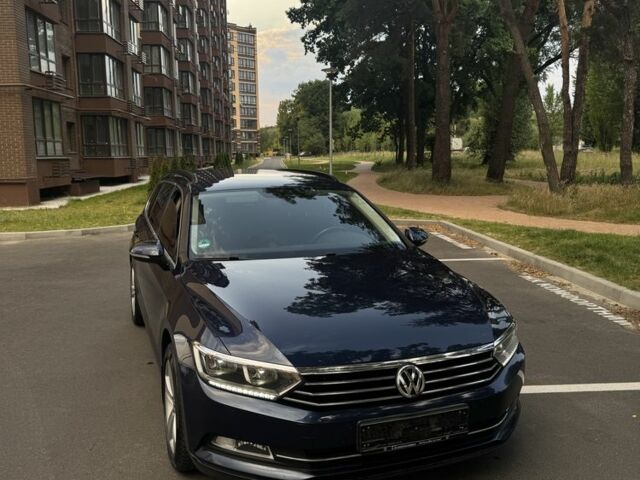 Синій Фольксваген Пассат, об'ємом двигуна 1.6 л та пробігом 220 тис. км за 15000 $, фото 7 на Automoto.ua