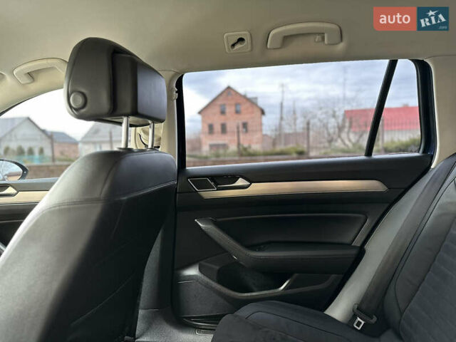 Синий Фольксваген Пассат, объемом двигателя 2 л и пробегом 289 тыс. км за 16799 $, фото 26 на Automoto.ua