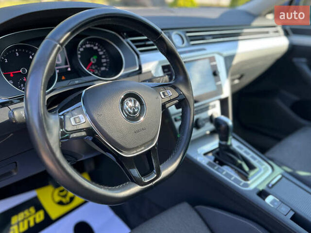 Синий Фольксваген Пассат, объемом двигателя 1.6 л и пробегом 197 тыс. км за 17500 $, фото 17 на Automoto.ua