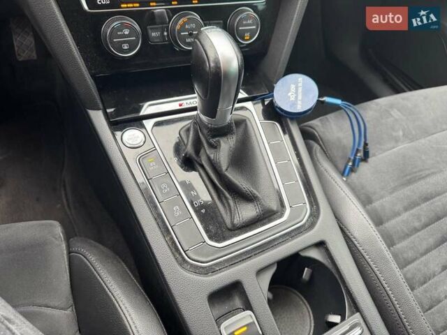 Синий Фольксваген Пассат, объемом двигателя 2 л и пробегом 332 тыс. км за 15990 $, фото 26 на Automoto.ua