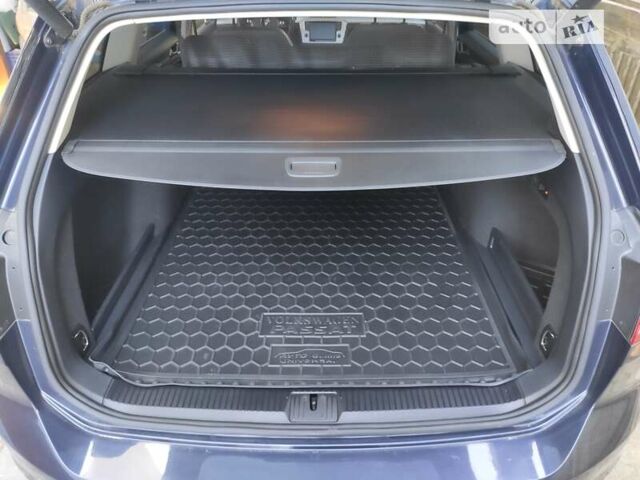 Синий Фольксваген Пассат, объемом двигателя 1.97 л и пробегом 225 тыс. км за 16300 $, фото 35 на Automoto.ua