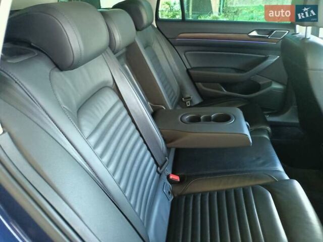 Синий Фольксваген Пассат, объемом двигателя 1.97 л и пробегом 227 тыс. км за 18999 $, фото 76 на Automoto.ua