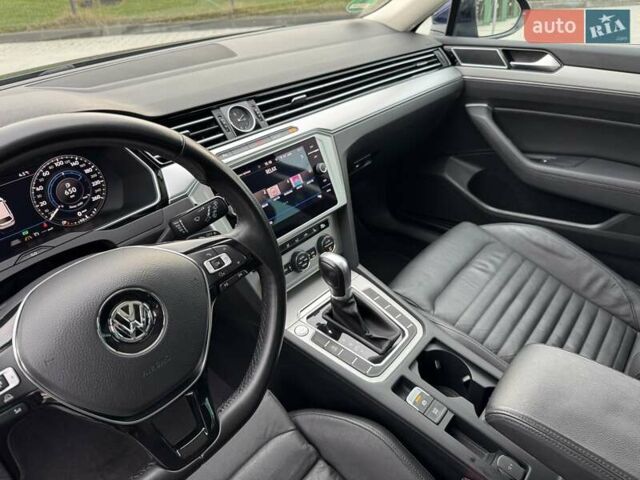 Синий Фольксваген Пассат, объемом двигателя 1.97 л и пробегом 218 тыс. км за 17500 $, фото 29 на Automoto.ua