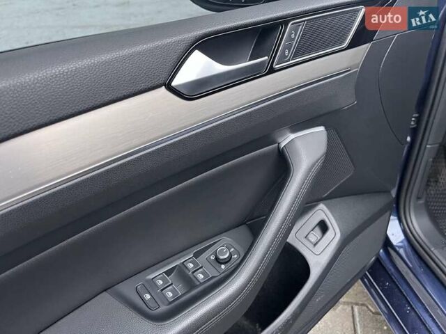 Синий Фольксваген Пассат, объемом двигателя 1.97 л и пробегом 269 тыс. км за 16700 $, фото 10 на Automoto.ua