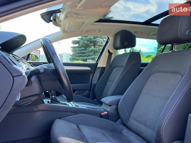 Синий Фольксваген Пассат, объемом двигателя 1.6 л и пробегом 197 тыс. км за 17500 $, фото 16 на Automoto.ua