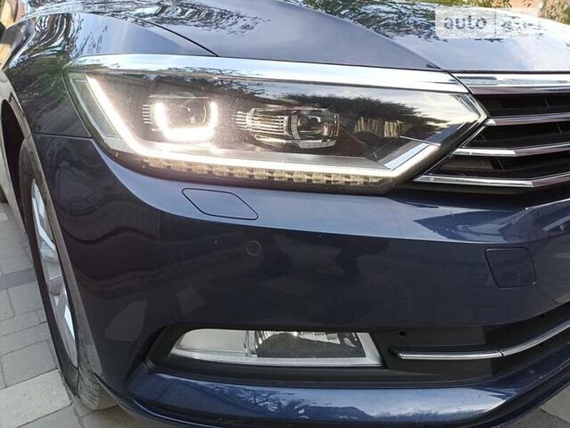 Синий Фольксваген Пассат, объемом двигателя 1.97 л и пробегом 225 тыс. км за 16300 $, фото 61 на Automoto.ua