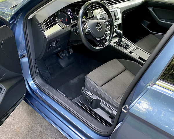 Синий Фольксваген Пассат, объемом двигателя 1.6 л и пробегом 259 тыс. км за 14700 $, фото 9 на Automoto.ua