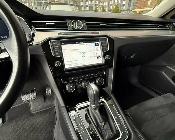 Фольксваген Пассат 2017 в Житомире на Automoto.ua Синий Фольксваген Пассат, объемом двигателя 2 л и пробегом 266 тыс. км за 17600 $, фото 18 на Automoto.ua