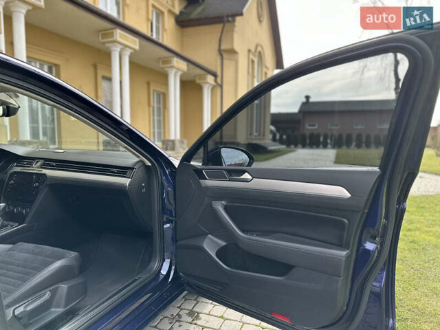 Синий Фольксваген Пассат, объемом двигателя 2 л и пробегом 289 тыс. км за 16799 $, фото 36 на Automoto.ua