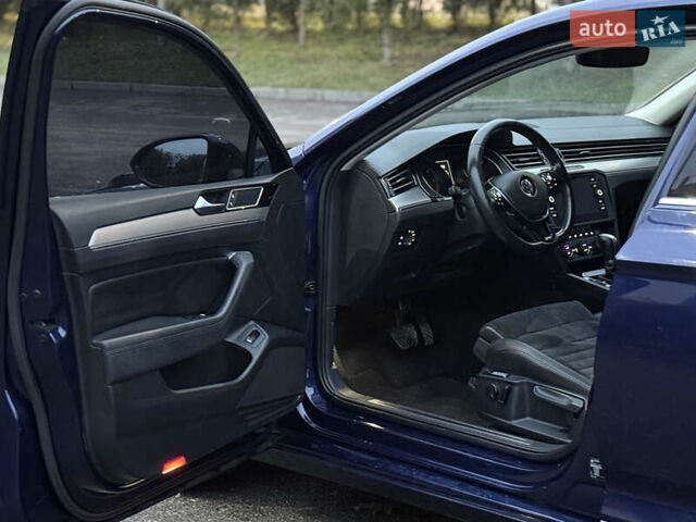 Синій Фольксваген Пассат, об'ємом двигуна 2 л та пробігом 294 тис. км за 15200 $, фото 26 на Automoto.ua