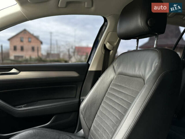 Синий Фольксваген Пассат, объемом двигателя 2 л и пробегом 289 тыс. км за 16799 $, фото 44 на Automoto.ua