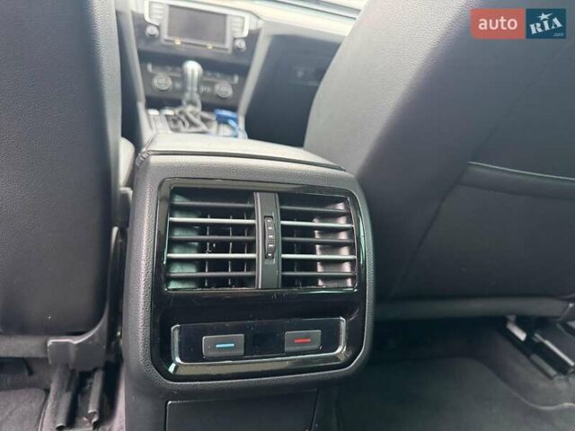 Синий Фольксваген Пассат, объемом двигателя 2 л и пробегом 332 тыс. км за 15990 $, фото 16 на Automoto.ua