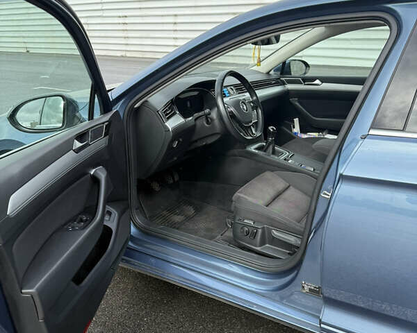 Фольксваген Пассат 2017 в Львове на Automoto.ua Синий Фольксваген Пассат, объемом двигателя 1.97 л и пробегом 217 тыс. км за 15800 $, фото 23 на Automoto.ua