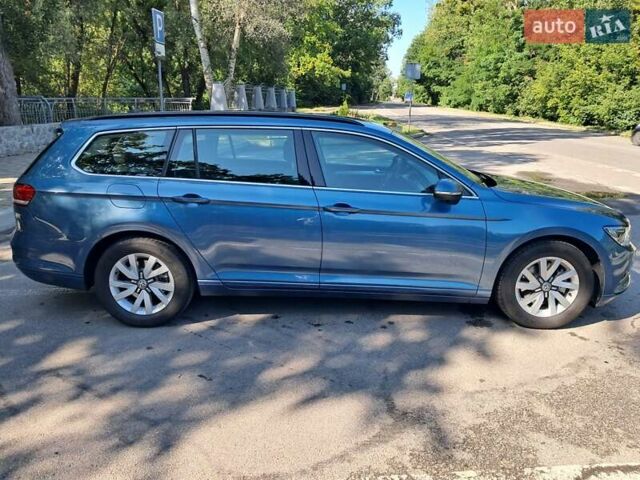 Синій Фольксваген Пассат, об'ємом двигуна 1.6 л та пробігом 282 тис. км за 14000 $, фото 3 на Automoto.ua