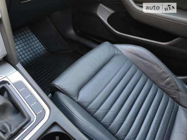 Синий Фольксваген Пассат, объемом двигателя 1.97 л и пробегом 225 тыс. км за 16300 $, фото 25 на Automoto.ua