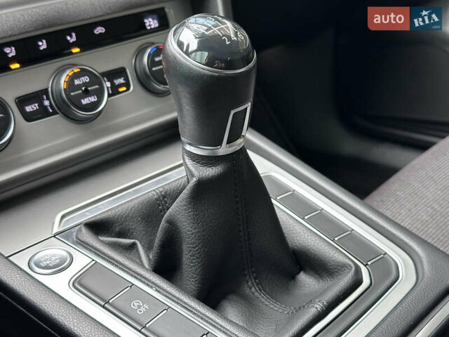 Синій Фольксваген Пассат, об'ємом двигуна 1.97 л та пробігом 264 тис. км за 14900 $, фото 53 на Automoto.ua