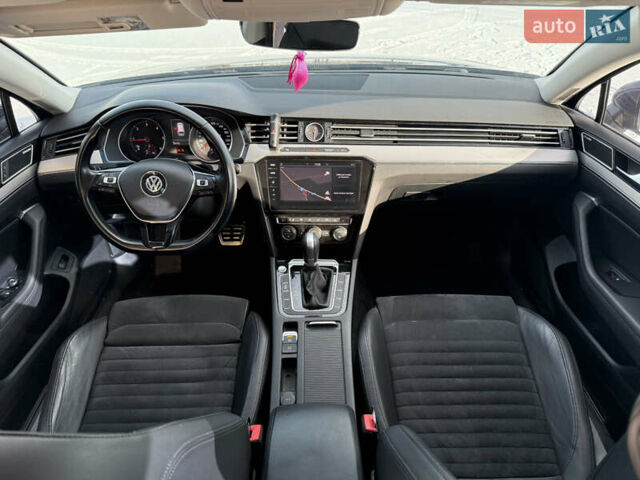 Синий Фольксваген Пассат, объемом двигателя 2 л и пробегом 255 тыс. км за 16400 $, фото 49 на Automoto.ua