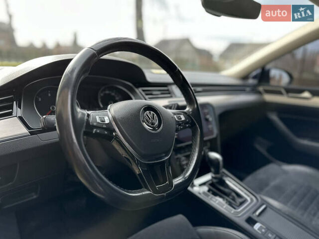 Синий Фольксваген Пассат, объемом двигателя 2 л и пробегом 289 тыс. км за 16799 $, фото 18 на Automoto.ua