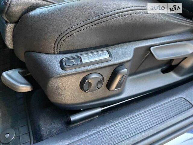 Синий Фольксваген Пассат, объемом двигателя 1.97 л и пробегом 225 тыс. км за 16300 $, фото 43 на Automoto.ua