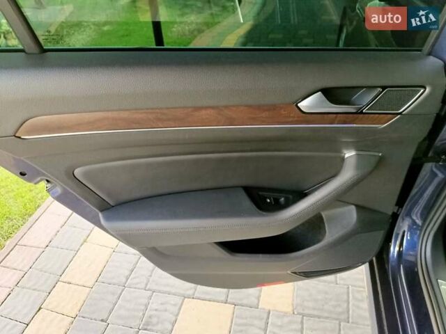 Синий Фольксваген Пассат, объемом двигателя 1.97 л и пробегом 227 тыс. км за 18999 $, фото 63 на Automoto.ua