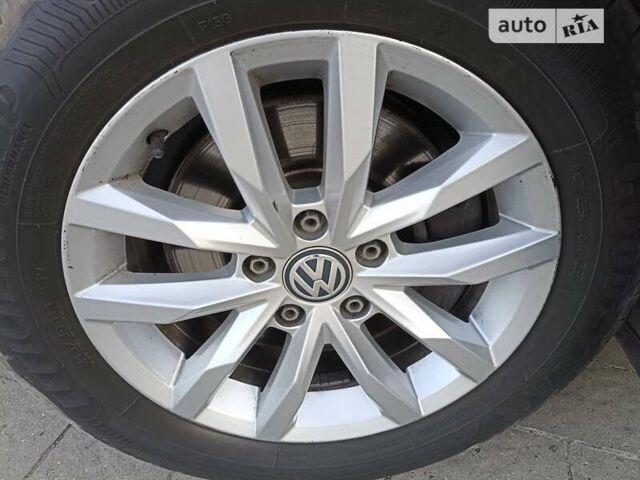 Синий Фольксваген Пассат, объемом двигателя 1.97 л и пробегом 225 тыс. км за 16300 $, фото 56 на Automoto.ua