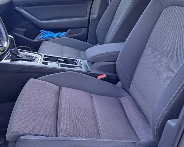 Синій Фольксваген Пассат, об'ємом двигуна 1.6 л та пробігом 282 тис. км за 14000 $, фото 20 на Automoto.ua