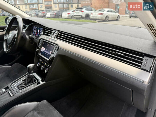 Фольксваген Пассат 2017 в Житомире на Automoto.ua Синий Фольксваген Пассат, объемом двигателя 2 л и пробегом 266 тыс. км за 17600 $, фото 27 на Automoto.ua