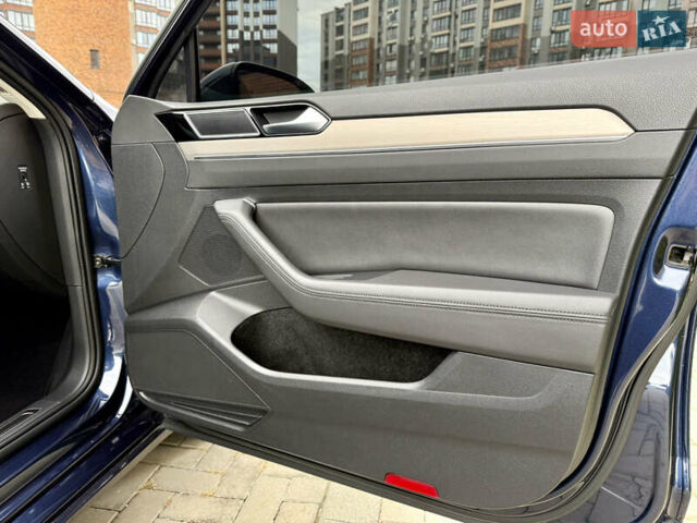 Фольксваген Пассат 2017 в Житомире на Automoto.ua Синий Фольксваген Пассат, объемом двигателя 2 л и пробегом 266 тыс. км за 17600 $, фото 26 на Automoto.ua