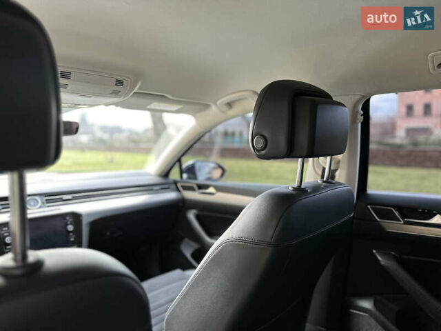 Синий Фольксваген Пассат, объемом двигателя 2 л и пробегом 289 тыс. км за 16799 $, фото 27 на Automoto.ua