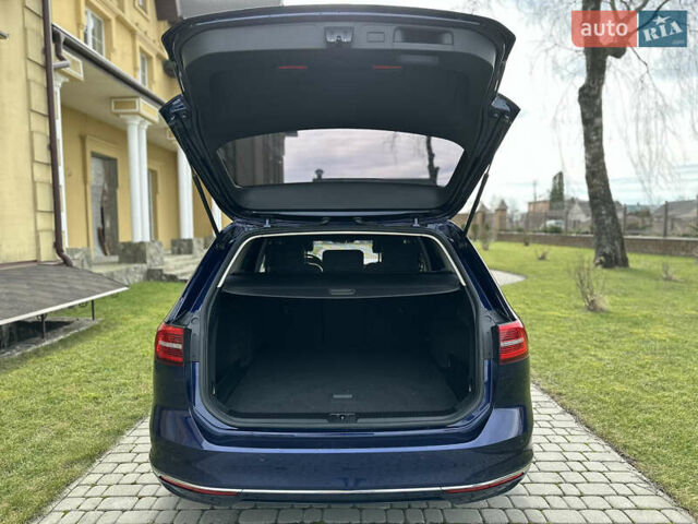 Синий Фольксваген Пассат, объемом двигателя 2 л и пробегом 289 тыс. км за 16799 $, фото 31 на Automoto.ua