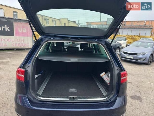 Синий Фольксваген Пассат, объемом двигателя 2 л и пробегом 332 тыс. км за 15990 $, фото 12 на Automoto.ua