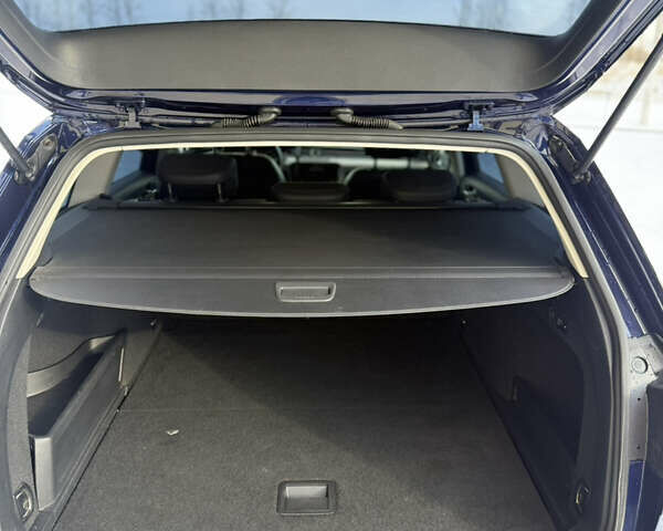 Синій Фольксваген Пассат, об'ємом двигуна 2 л та пробігом 256 тис. км за 16200 $, фото 26 на Automoto.ua