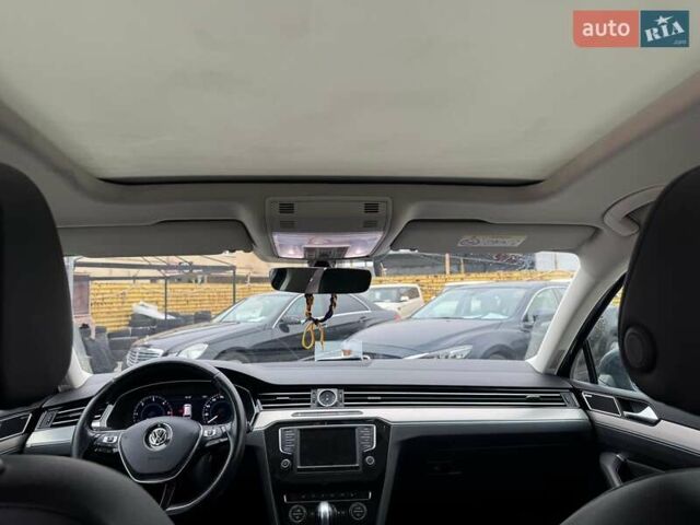 Синий Фольксваген Пассат, объемом двигателя 2 л и пробегом 332 тыс. км за 15990 $, фото 15 на Automoto.ua