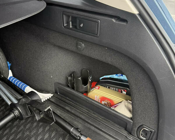 Фольксваген Пассат 2017 в Львове на Automoto.ua Синий Фольксваген Пассат, объемом двигателя 1.97 л и пробегом 217 тыс. км за 15800 $, фото 40 на Automoto.ua