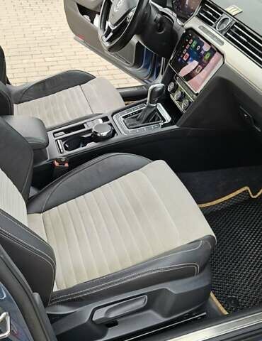 Синий Фольксваген Пассат, объемом двигателя 1.97 л и пробегом 187 тыс. км за 17700 $, фото 32 на Automoto.ua