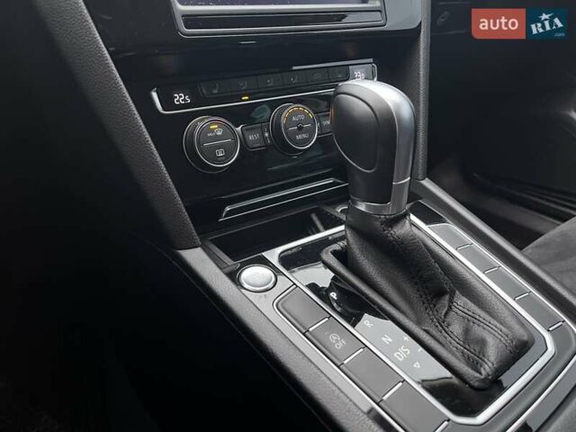 Синий Фольксваген Пассат, объемом двигателя 1.97 л и пробегом 269 тыс. км за 16700 $, фото 20 на Automoto.ua