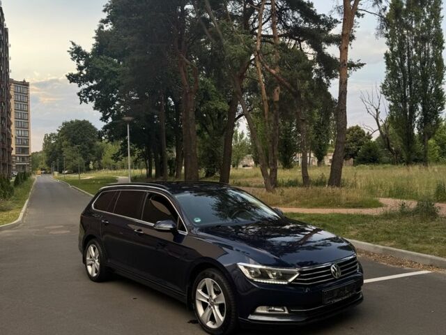 Синій Фольксваген Пассат, об'ємом двигуна 1.6 л та пробігом 228 тис. км за 13999 $, фото 1 на Automoto.ua