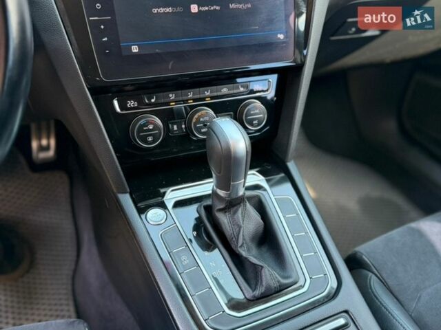 Синій Фольксваген Пассат, об'ємом двигуна 2 л та пробігом 261 тис. км за 15800 $, фото 24 на Automoto.ua