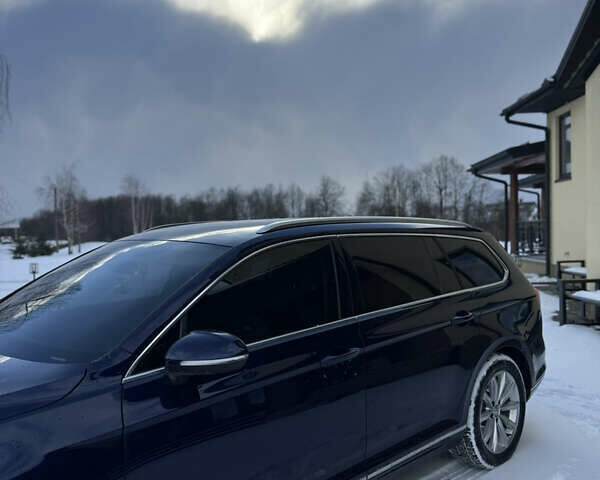 Синий Фольксваген Пассат, объемом двигателя 2 л и пробегом 255 тыс. км за 16400 $, фото 4 на Automoto.ua