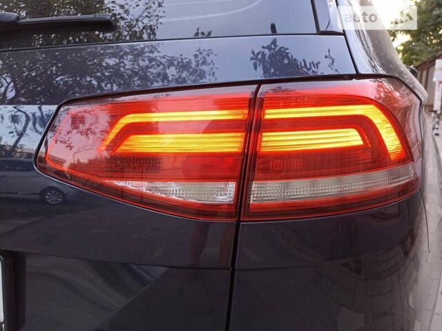 Синий Фольксваген Пассат, объемом двигателя 1.97 л и пробегом 225 тыс. км за 16300 $, фото 63 на Automoto.ua