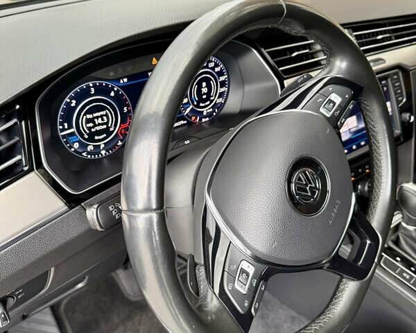 Фольксваген Пассат 2017 в Житомире на Automoto.ua Синий Фольксваген Пассат, объемом двигателя 2 л и пробегом 266 тыс. км за 17600 $, фото 17 на Automoto.ua