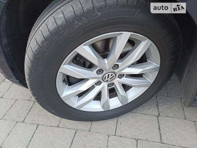 Синий Фольксваген Пассат, объемом двигателя 1.97 л и пробегом 225 тыс. км за 16300 $, фото 53 на Automoto.ua