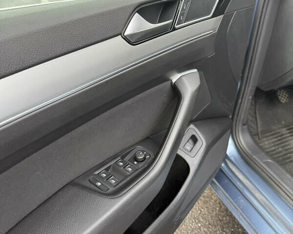 Фольксваген Пассат 2017 в Львове на Automoto.ua Синий Фольксваген Пассат, объемом двигателя 1.97 л и пробегом 217 тыс. км за 15800 $, фото 24 на Automoto.ua