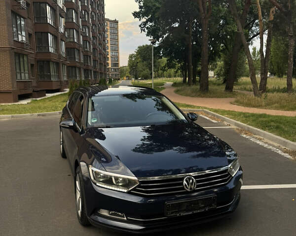 Синий Фольксваген Пассат, объемом двигателя 1.6 л и пробегом 219 тыс. км за 15200 $, фото 2 на Automoto.ua